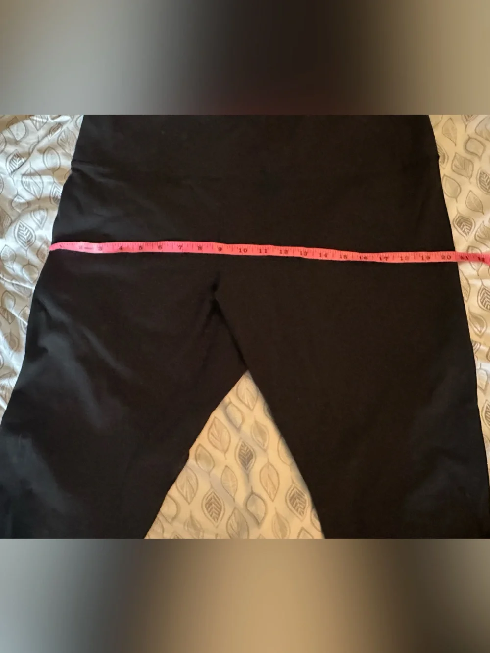 Classic black Lululemon cropped leggings in women’s size 18
